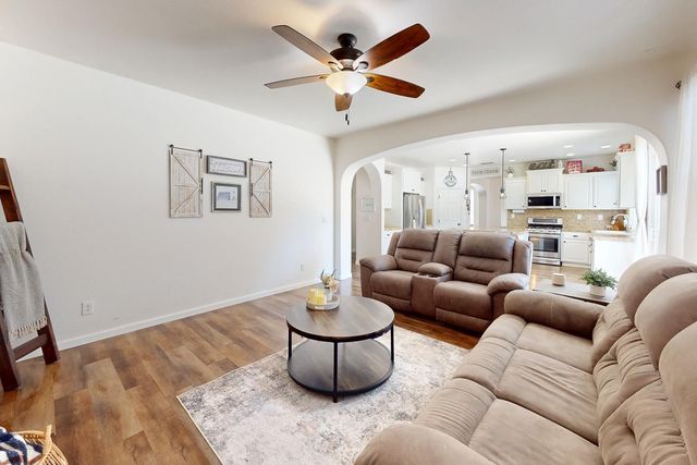 5600 Stonehaven Dr, Marysville, CA 95901