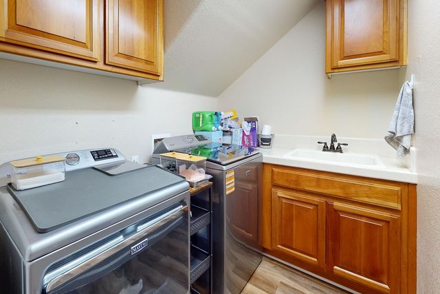 5600 Stonehaven Dr, Marysville, CA 95901