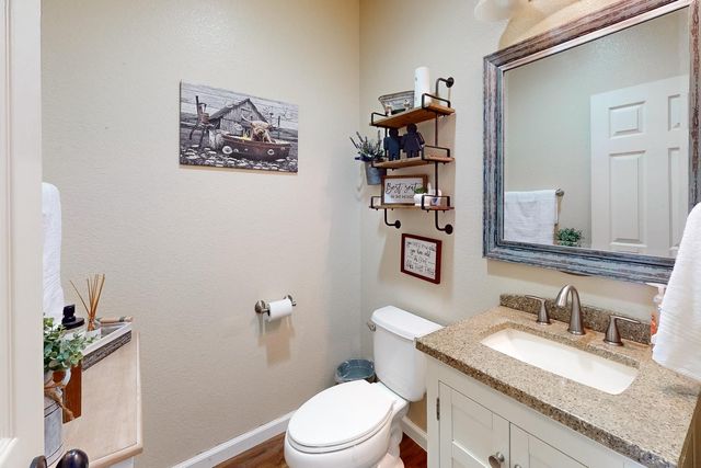 5600 Stonehaven Dr, Marysville, CA 95901
