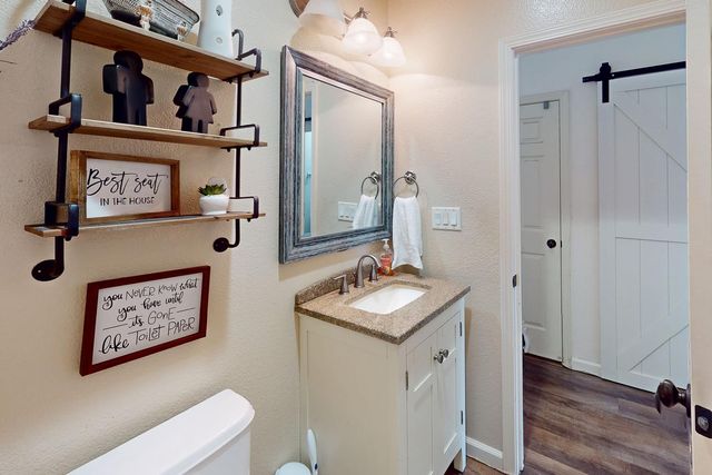 5600 Stonehaven Dr, Marysville, CA 95901