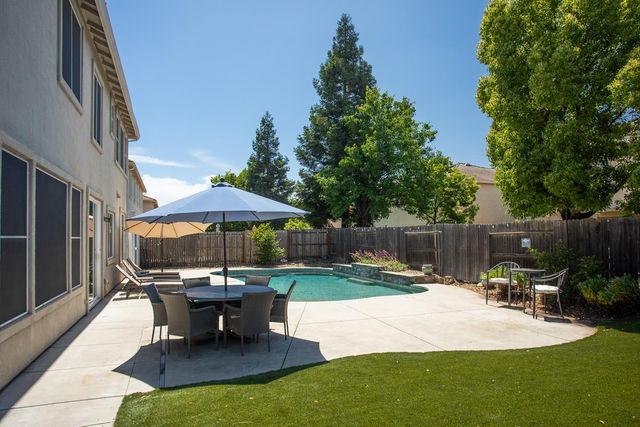 5600 Stonehaven Dr, Marysville, CA 95901