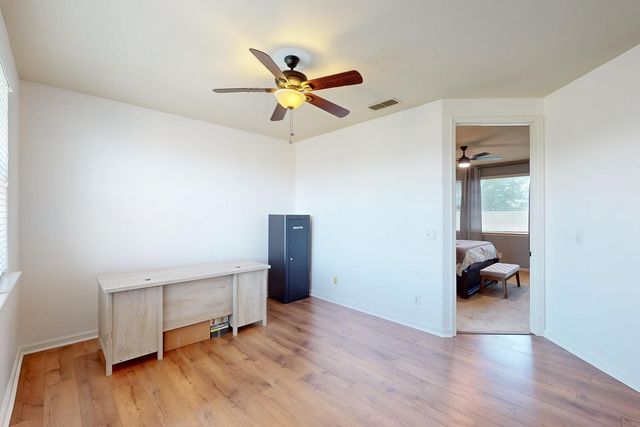 5600 Stonehaven Dr, Marysville, CA 95901