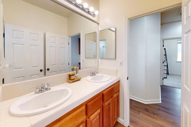 5600 Stonehaven Dr, Marysville, CA 95901
