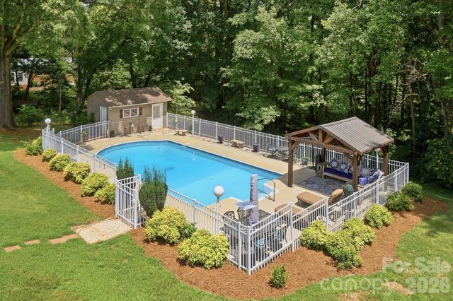 107 Mistywood Drive, Mount Holly, NC 28120