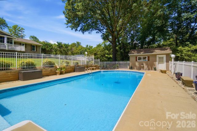 107 Mistywood Drive, Mount Holly, NC 28120