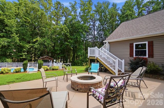 107 Mistywood Drive, Mount Holly, NC 28120