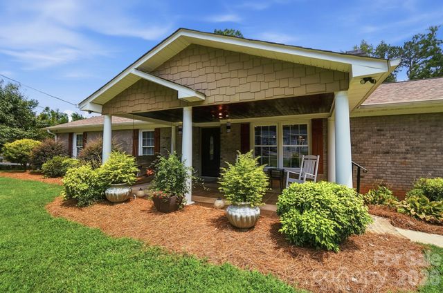 107 Mistywood Drive, Mount Holly, NC 28120