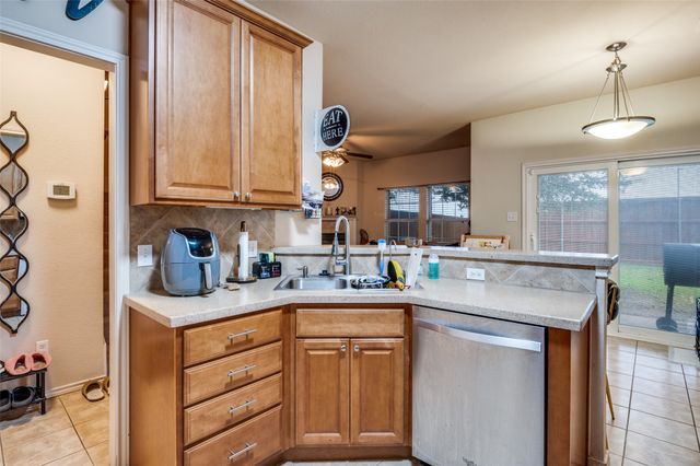 187 Castleridge Drive B, Little Elm, TX 75068