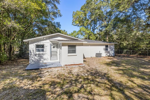 42 Roosevelt Avenue, Defuniak Springs, FL 32435