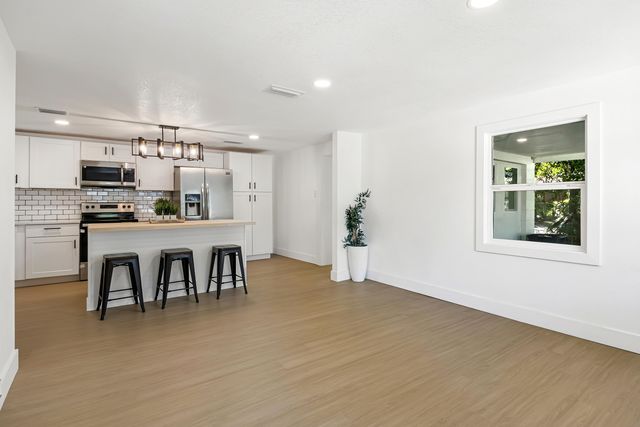 42 Roosevelt Avenue, Defuniak Springs, FL 32435