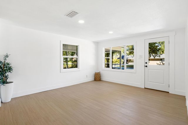 42 Roosevelt Avenue, Defuniak Springs, FL 32435