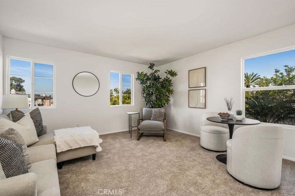 Image 12 of property listing at 966 Apricot Way, Carson, CA 90746