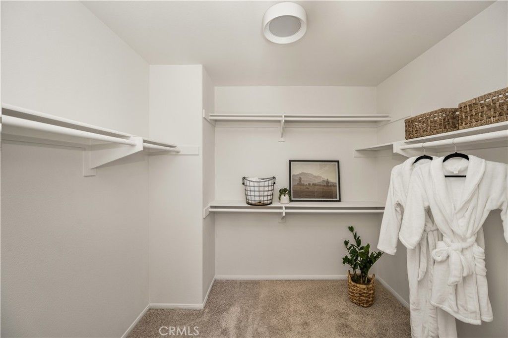 Image 15 of property listing at 966 Apricot Way, Carson, CA 90746