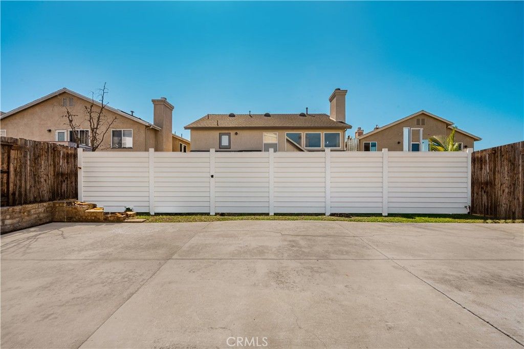 Image 22 of property listing at 966 Apricot Way, Carson, CA 90746