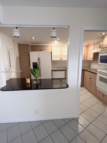 4000 Towerside Ter 1403, Miami, FL 33138