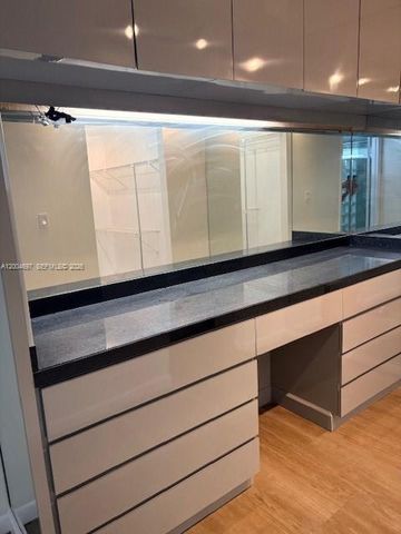 4000 Towerside Ter 1403, Miami, FL 33138