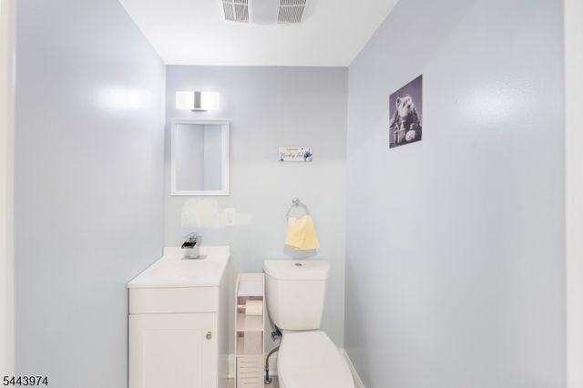 61 Keer Ave, Newark City, NJ 07112