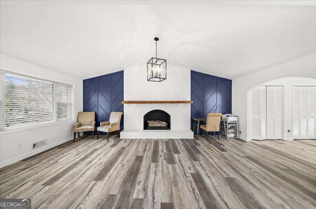 513 Rivercrest Drive, Woodstock, GA 30188