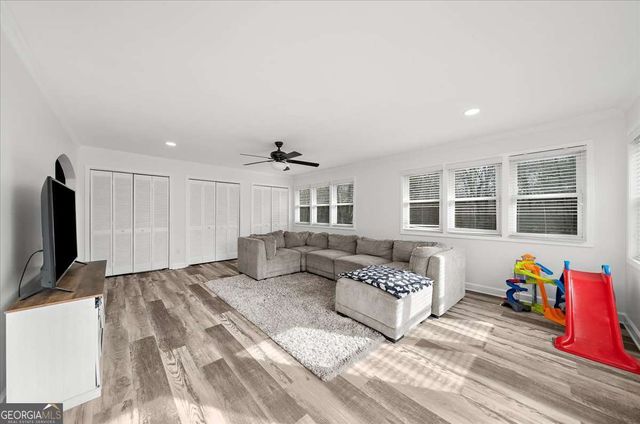 513 Rivercrest Drive, Woodstock, GA 30188