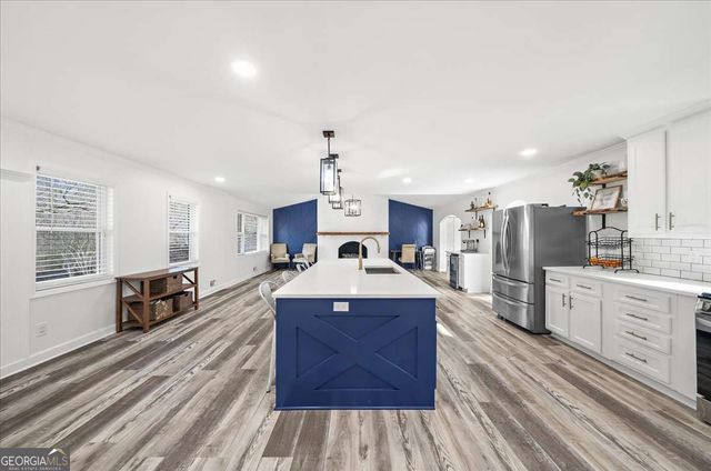513 Rivercrest Drive, Woodstock, GA 30188