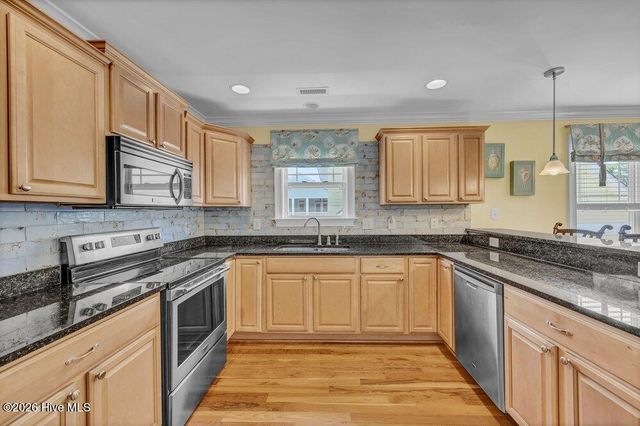 104 NE 8th Street, Oak Island, NC 28465