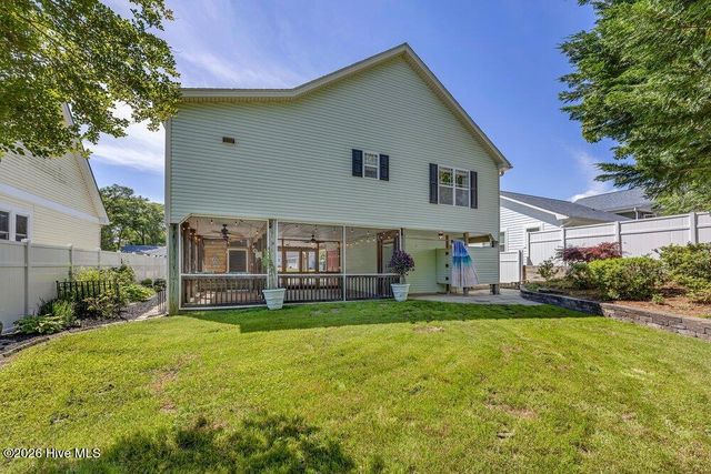 104 NE 8th Street, Oak Island, NC 28465