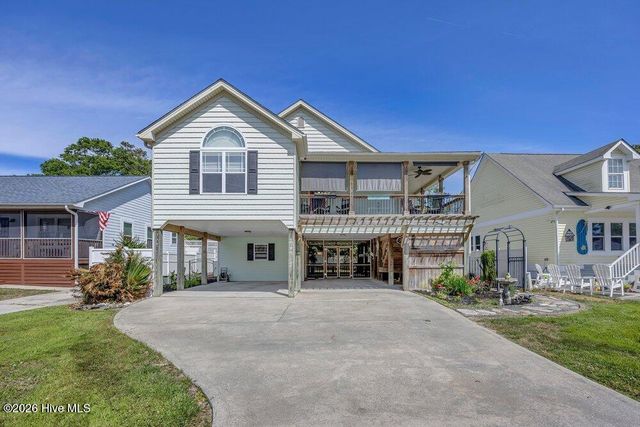 104 NE 8th Street, Oak Island, NC 28465