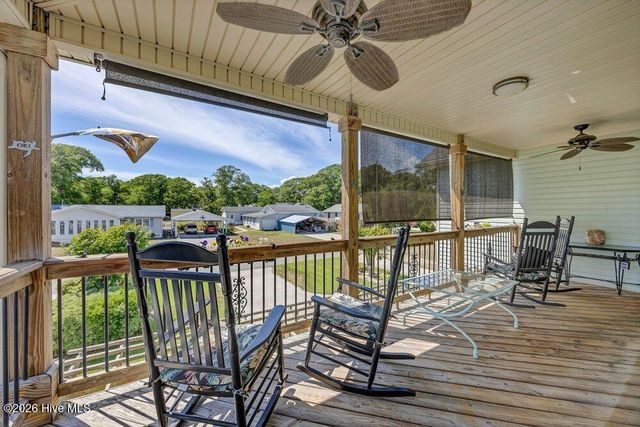 104 NE 8th Street, Oak Island, NC 28465