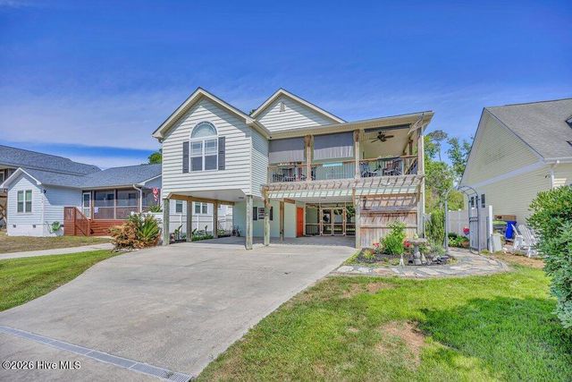 104 NE 8th Street, Oak Island, NC 28465