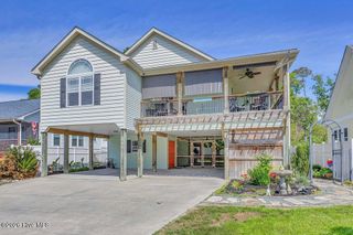 104 NE 8th Street, Oak Island, NC 28465