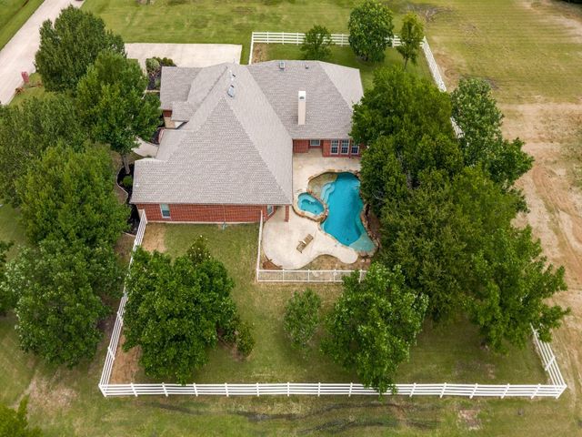 920 Hamilton Drive, Lucas, TX 75002