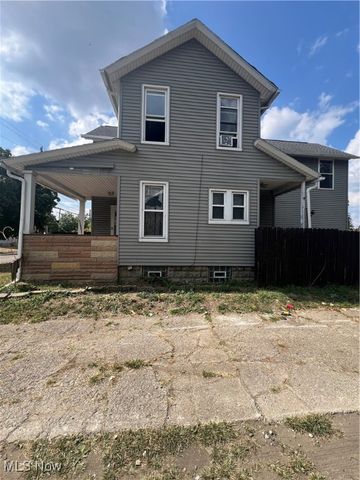 1095 E Archwood Avenue, Akron, OH 44306