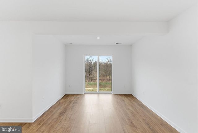 117 COURTHOUSE DR, Martinsburg, WV 25404