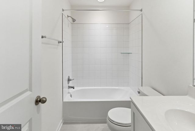 117 COURTHOUSE DR, Martinsburg, WV 25404