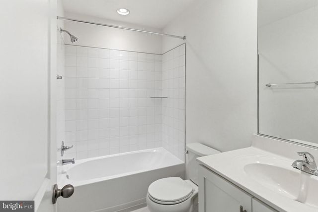 117 COURTHOUSE DR, Martinsburg, WV 25404