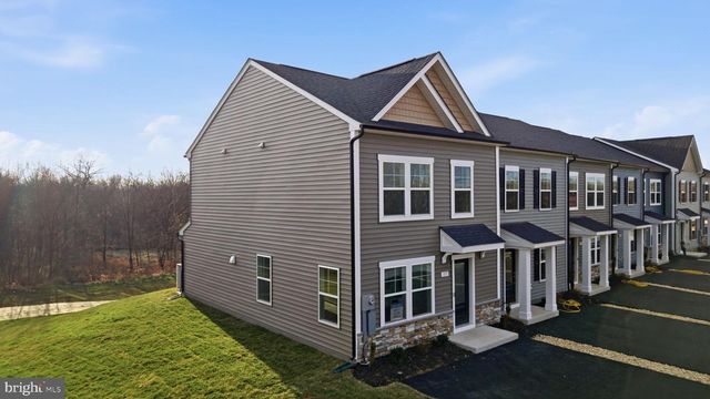 117 COURTHOUSE DR, Martinsburg, WV 25404