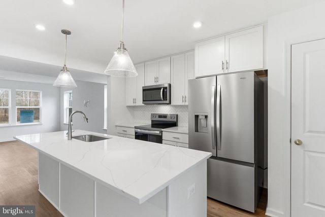 117 COURTHOUSE DR, Martinsburg, WV 25404