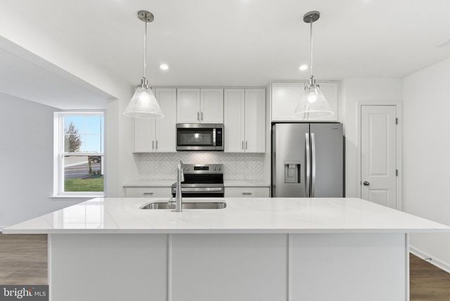 117 COURTHOUSE DR, Martinsburg, WV 25404