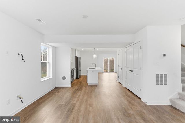 117 COURTHOUSE DR, Martinsburg, WV 25404