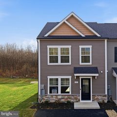 117 COURTHOUSE DR, Martinsburg, WV 25404