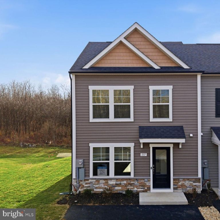 117 COURTHOUSE DR, Martinsburg, WV 25404