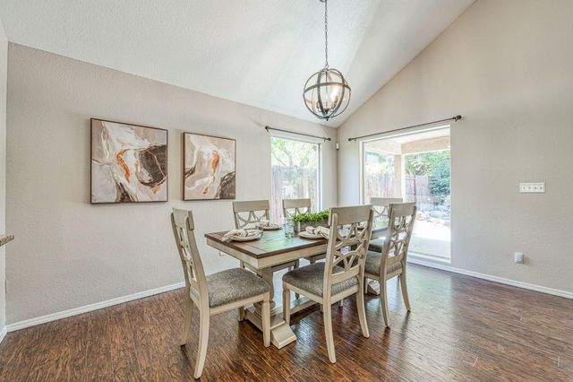 1145 E Woodhaven Lane, Fresno, CA 93720