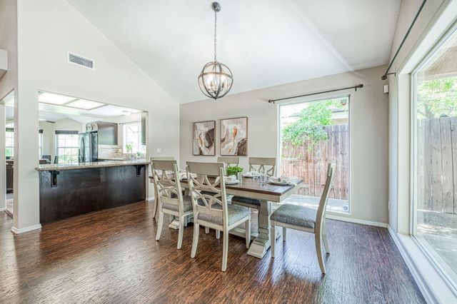 1145 E Woodhaven Lane, Fresno, CA 93720