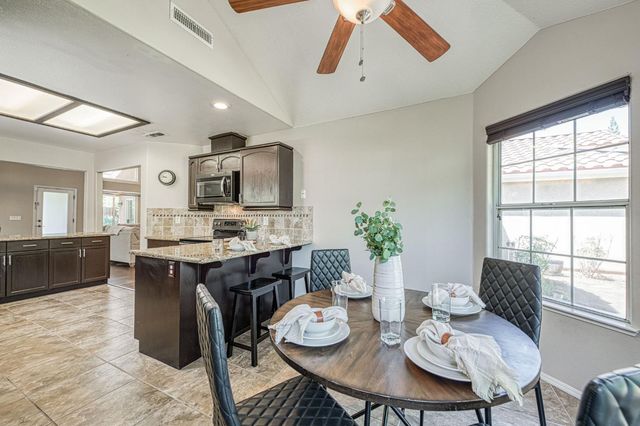 1145 E Woodhaven Lane, Fresno, CA 93720