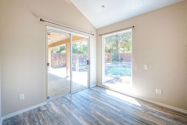 1145 E Woodhaven Lane, Fresno, CA 93720