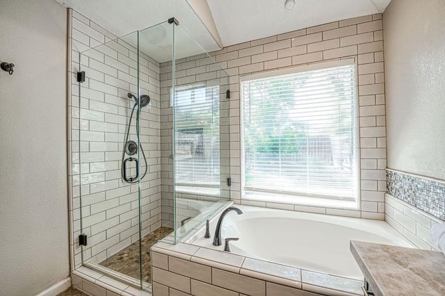 1145 E Woodhaven Lane, Fresno, CA 93720