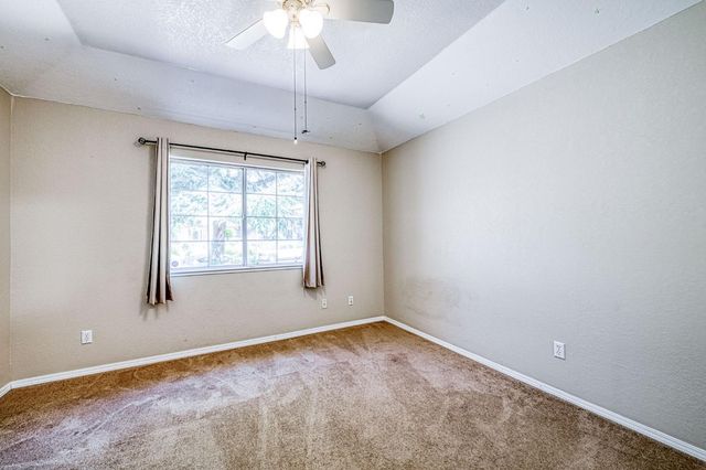 1145 E Woodhaven Lane, Fresno, CA 93720
