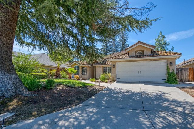 1145 E Woodhaven Lane, Fresno, CA 93720