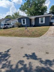 7010 England Street, Houston, TX 77021