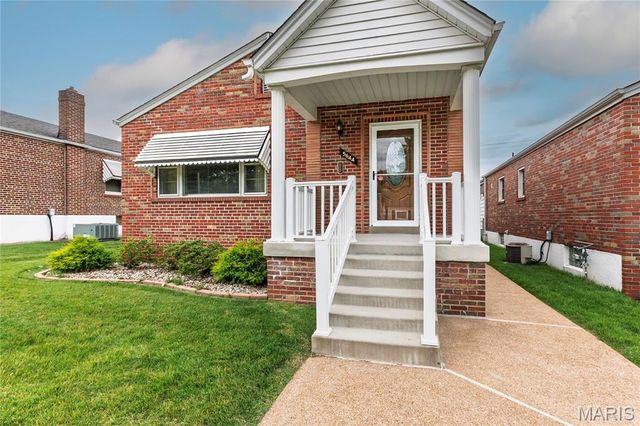 5644 Marquette Avenue, St Louis, MO 63139